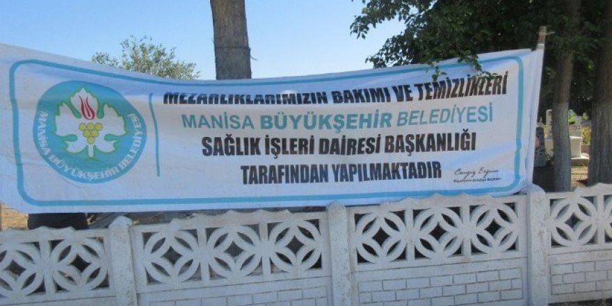 Sarıgöl’de Mezarlıklar Temizleniyor