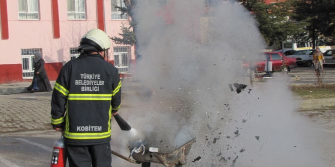 Hisarcık İtfaiyesinin Okullarda Yangın Tatbikatı