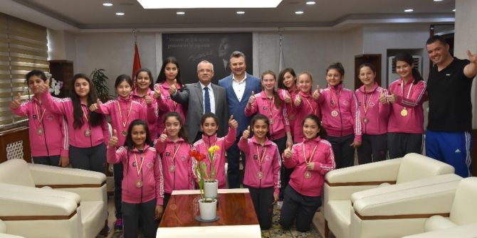 Başkan Kayda, Şampiyon Kızları Ağırladı