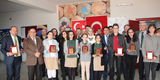 Başarılı Öğrenciler Ödüllendirildi