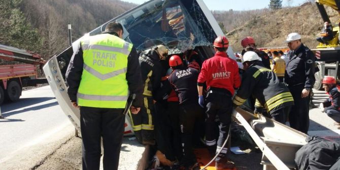 Bursa’da Yolcu Otobüsü Devrildi: 5 Ölü, Çok Sayıda Yaralı Var
