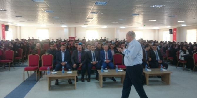 Develi’de ’Hafıza Tekniği Ve Sınav Kaygısı’ Konferansı