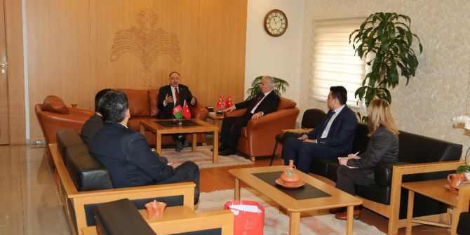 Afganistan İslam Cumhuriyeti Büyükelçisi Dr. Amanullah Jayhonn Vali Kamçı’yı Ziyaret Etti