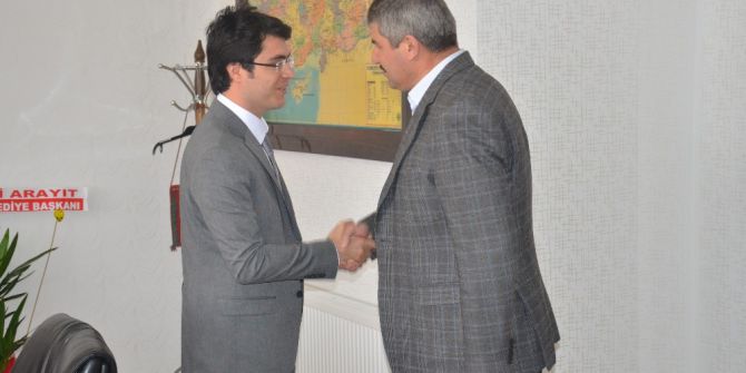 Başkan Arayıt Kaymakam Göçer’i Ziyaret Etti