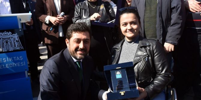 Kadınlar, Engelleri Aşmak İçin Olta Attı