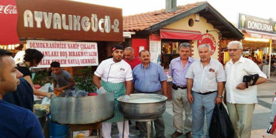 Ayvalık Verem Savaşı Derneği’nden 15 Temmuz Şehitleri İçin Lokma Hayrı