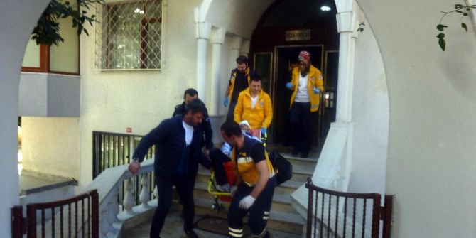 Polisten Kaçarken Merdivenlerden Düştü