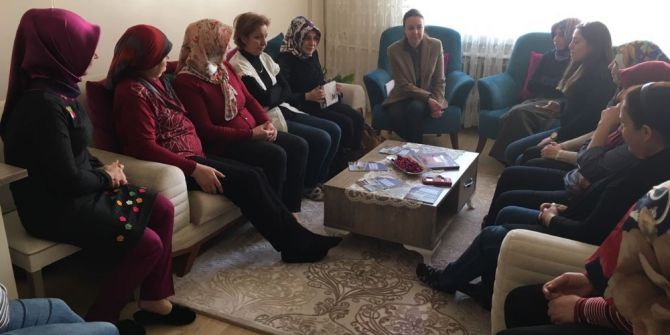 Ak Parti Kadın Kolları Üyeleri Evleri Ziyaret Ediyor