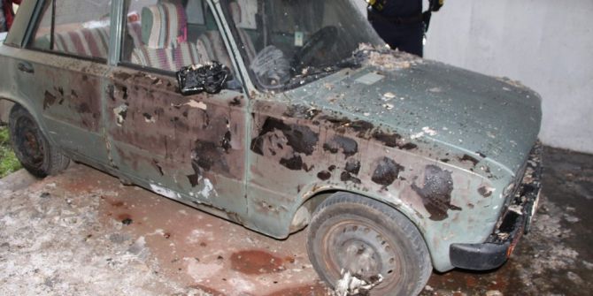 Garajda Çıkan Yangın 3 Daire Ve 2 Araca Zarar Verdi