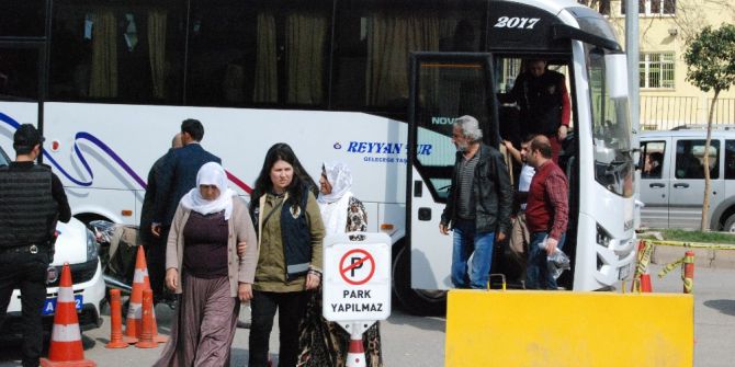 Şanlıurfa’da Gözaltına Alınan 21 Kadın Adliyeye Sevk Edildi