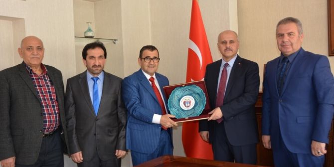 Kardeş Şehirdeki Niğdeliler Vali Peynircioğlu’nu Ziyaret Etti