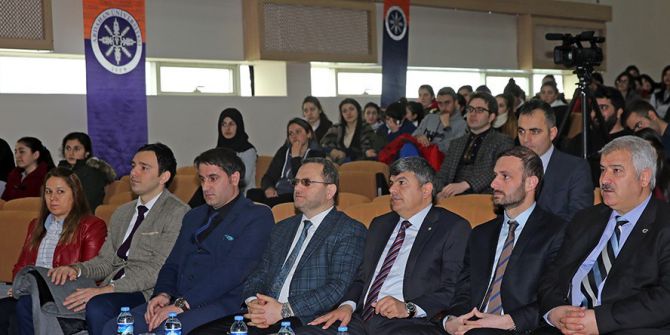 Uzmanlar Arü’de Yeşilay Haftası’nda Gençlerle Buluştu