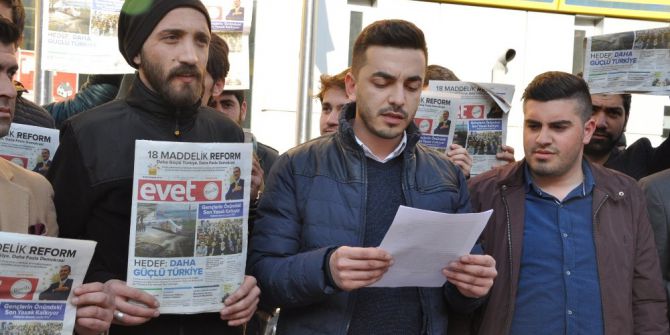 Ak Gençler Kılıçdaroğlu’na ’Evet’ Gazetesi Gönderdi