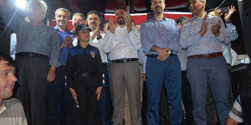 Milletvekilleri Kahta İlçesinde Demokrasi Nöbetinde