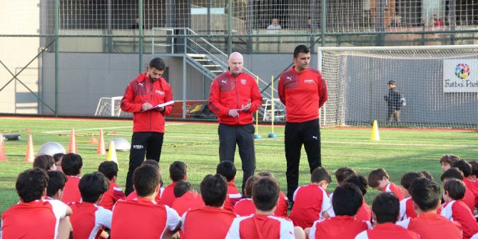 Jürgen Kost: “Sergen Yalçın’la İyi İlişkiler İçindeyiz”