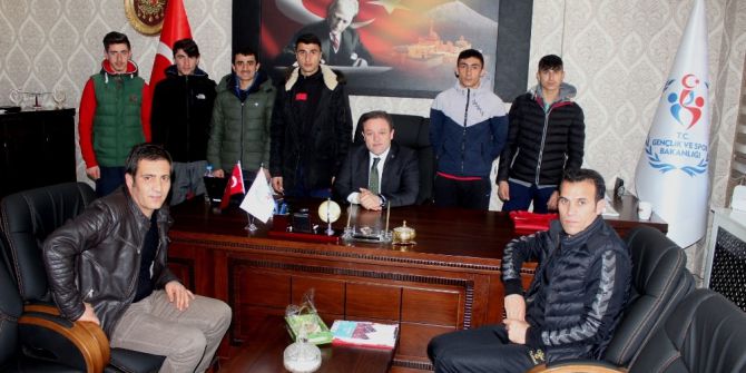 Başarılı Sporculardan Alp’a Ziyaret