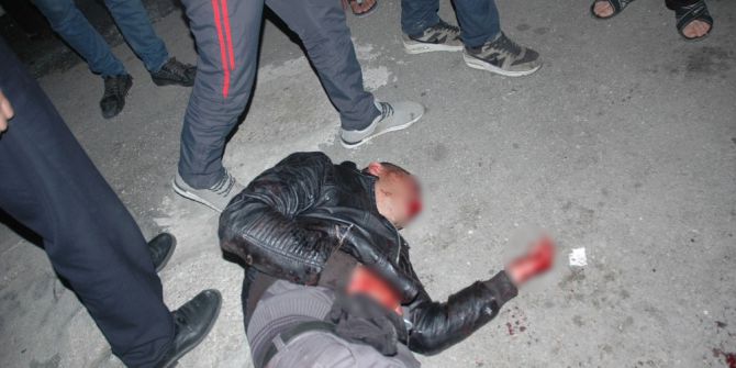 Önce Dövdüler Sonra Polise Teslim Ettiler