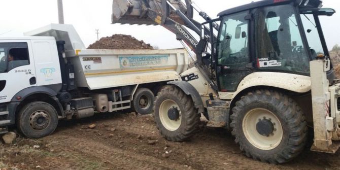 Bozulan Yollar Onarılıyor