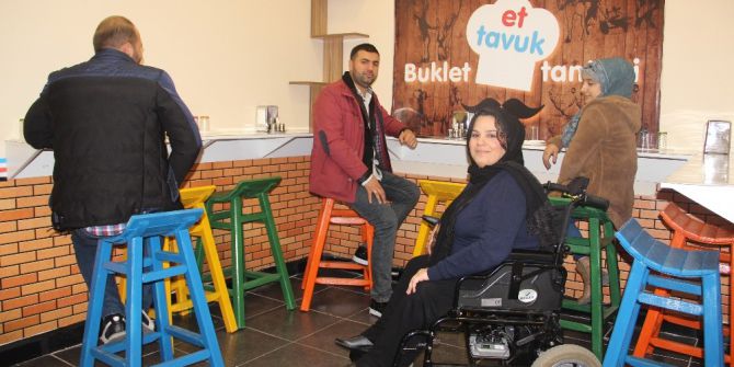 Engelini Aştı, İş Yeri Açtı