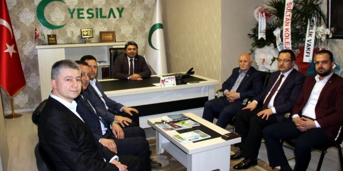 Yaşar Karayel’den Yeşilay’a Hayırlı Olsun Ziyareti