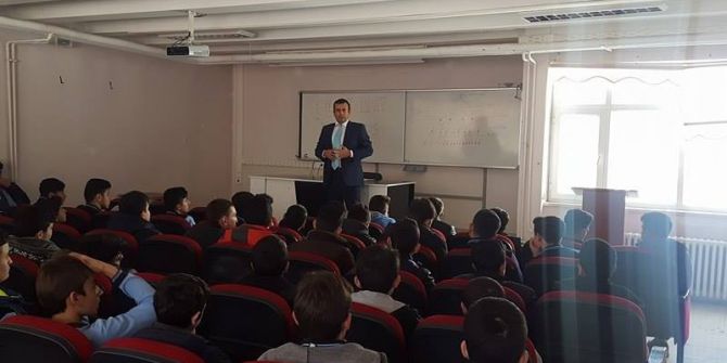 Meslek Lisesi Öğrencileri Kariyer Günleriyle Bilgileniyor