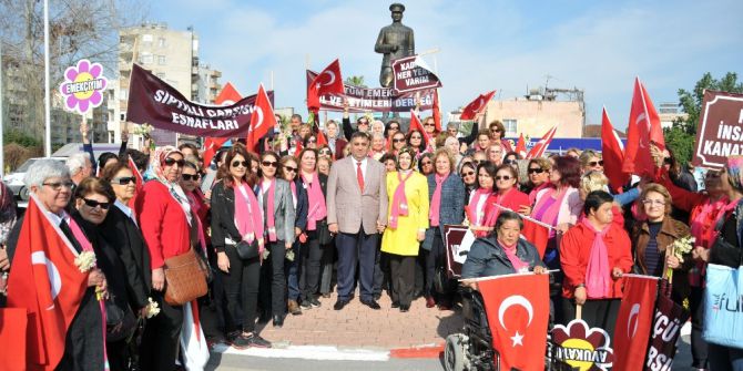 8 Mart Dünya Kadınlar Günü Tarsus’ta Yoğun Katılımla Kutlandı