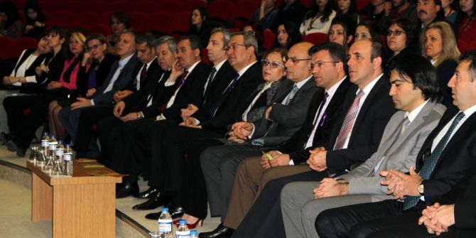 Kadınlar Günü Programına Kadınlardan Çok Erkekler Katıldı