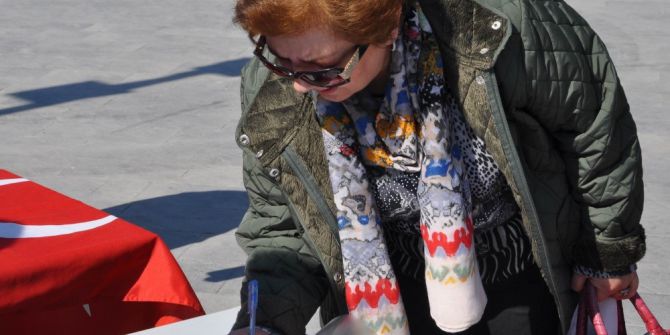 Kadına Yönelik Şiddete Karşı İmza Topladılar