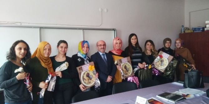 Hisarcık’ta Bayan Öğretmenlere ’Dünya Kadınlar Günü’ Kutlaması