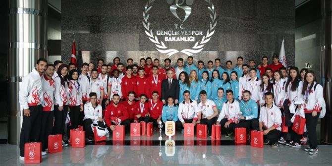 Düzce Belediyespor Sporcusu Dilara Bozan Bakan Huzurunda