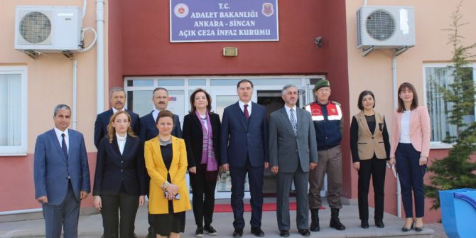 Başdenetçi Malkoç Cezaevindeki Kadınları Ziyaret Etti