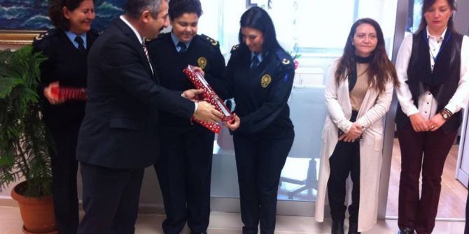 Emniyet Müdürü Dinç, Kadın Personelini Unutmadı