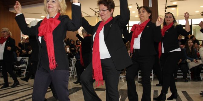 Topuklu Efelerden Zeybek Şov