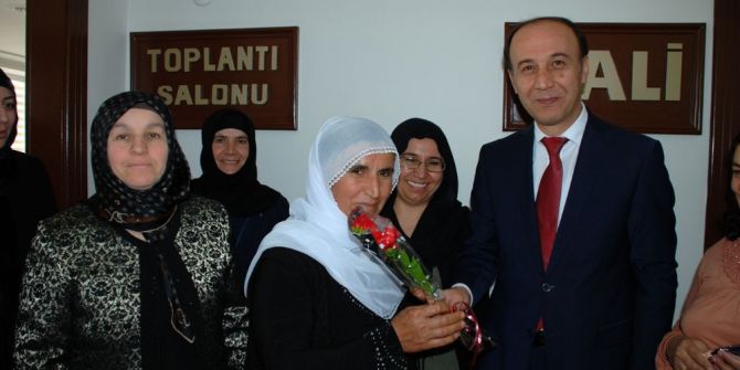 Vali Erin, Kadınları Ağırladı