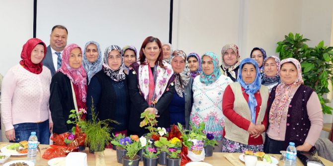 Kadın Çiçek Üreticileri Başkan Çerçioğlu’nu Ziyaret Etti