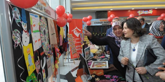 8 Mart Dünya Kadınlar Gününde El İşi Sergisi Açıldı