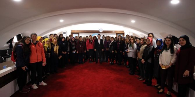 Merkezefendi Belediyesi’nden Kadınlar Gününe Özel Hediye