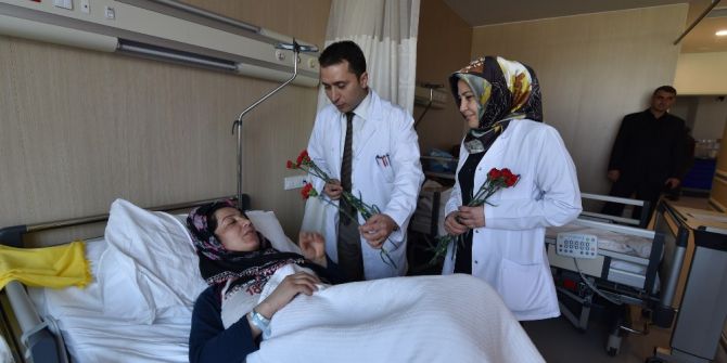 Mersin Şehir Hastanesi Yönetiminden Kadınlar Günü Etkinliği