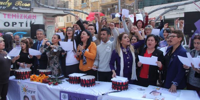 Mersinli Kadınlar, Kadınlar Günü’nü Şarkılarla Kutladı