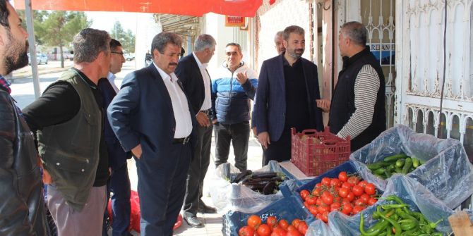 Ak Parti Heyeti Depremzedeleri Yalnız Bırakmıyor