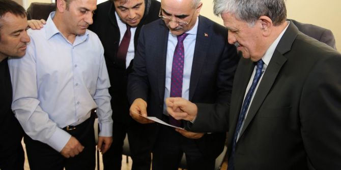 Görme Engelli Öğretmen Üniversite Öğrencilerine ’Braille Alfabesi’ Öğretiyor