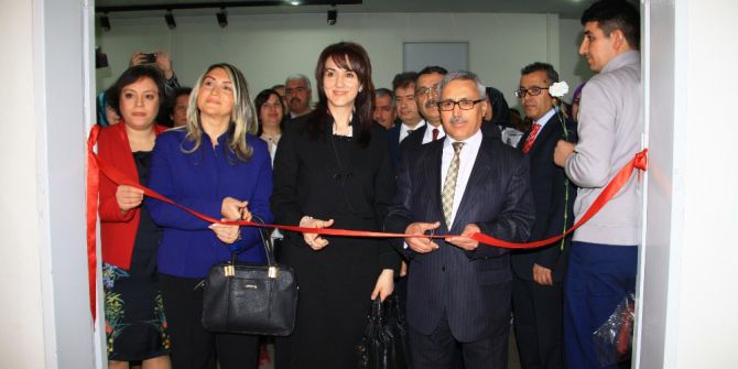 Dü’de 8 Mart Dünya Kadınlar Günü Sergisi