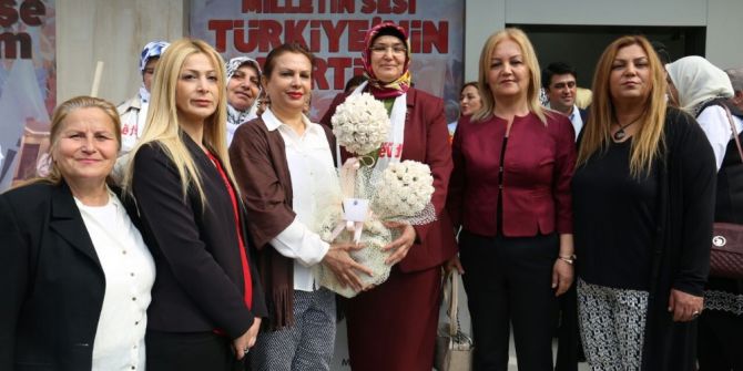 Ak Partili Kadınlardan Farkındalık Sergisi