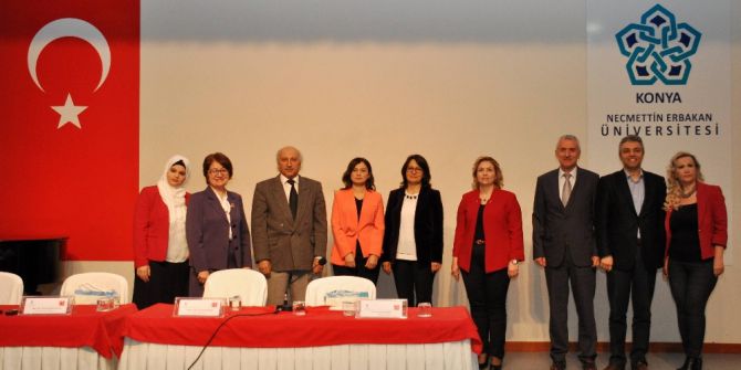 Neü’de “Geçmişten Günümüze Kadın” Farklı Açılardan Bilimsel Olarak Anlatıldı