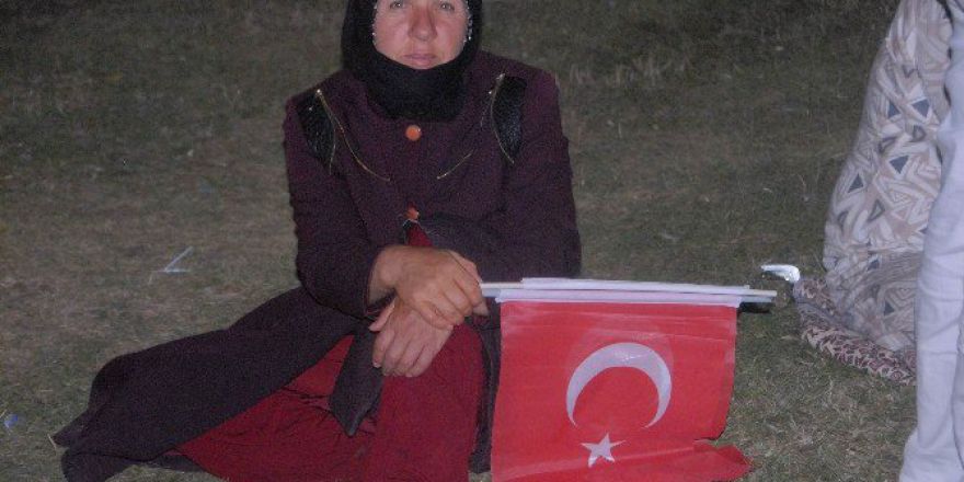 Diyarbakırlılar Demokrasi Nöbetinin 11. Gününde De Meydanları Doldurdu