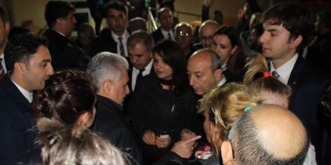 Başbakan Yıldırım’dan Şehit Evine Ziyaret