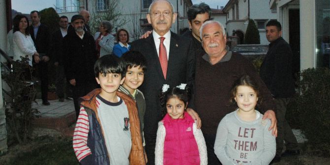 Kılıçdaroğlu’nda Eski İl Başkanı Gedikli’nin Ailesine Başsağlığı Ziyareti