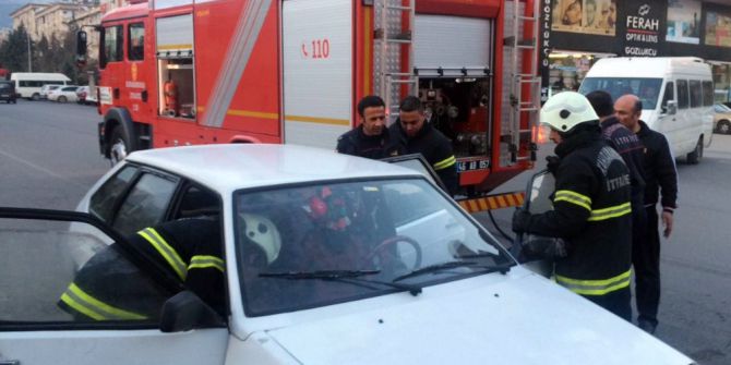 Otomobilde Söndürülmeyen Sigara Yangına Neden Oldu