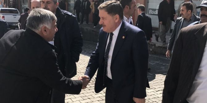 Ak Partili Özbek’e Şemdinli’de Sıcak Karşılama