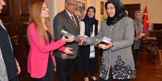 Suriyeli Kadınlar, Kilis Valisi İsmail Çataklı’yı Ziyaret Etti